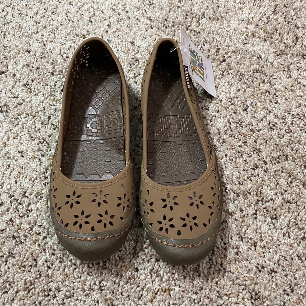 NWT. The Original Muk Luks - Picture 10 of 13